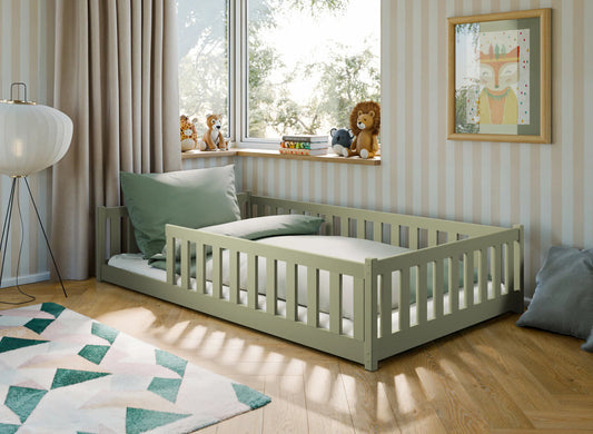 Montessori gulvseng for barn 120x200 – Olivengrønn | OTIS fra Lano Meble